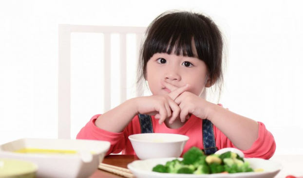 10 kiểu dạy con ăn uống sai lầm mà đa số các bậc phụ huynh đều mắc phải 1