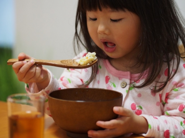 10 kiểu dạy con ăn uống sai lầm mà đa số các bậc phụ huynh đều mắc phải 2